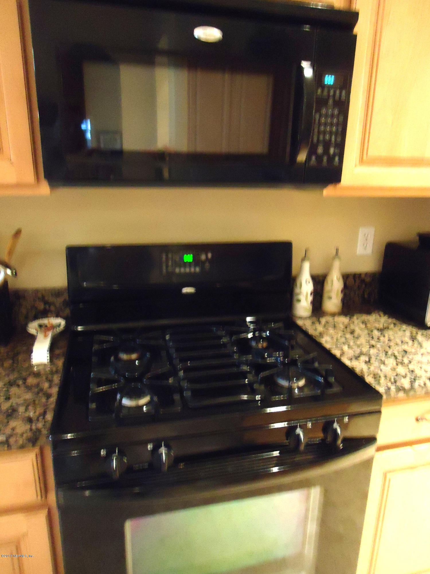 6074 Shadehill Road Jacksonville, FL 32258 - Photo 15 of 37 Gas Range & Microwave