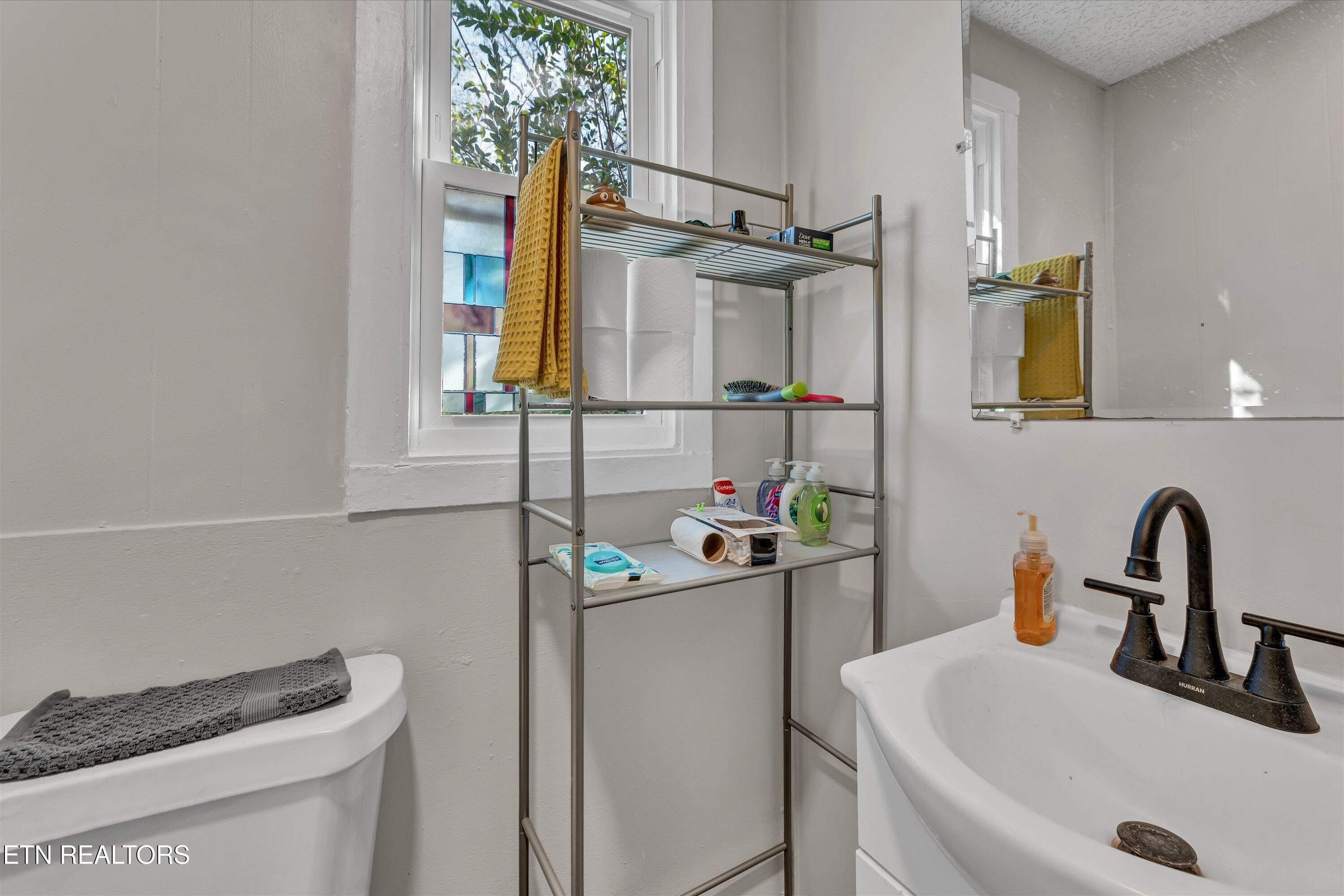 558-560 West Outer Drive Oak Ridge, TN 37830 - Photo 12 of 29 13-558 - 560 W Outer Dr-13