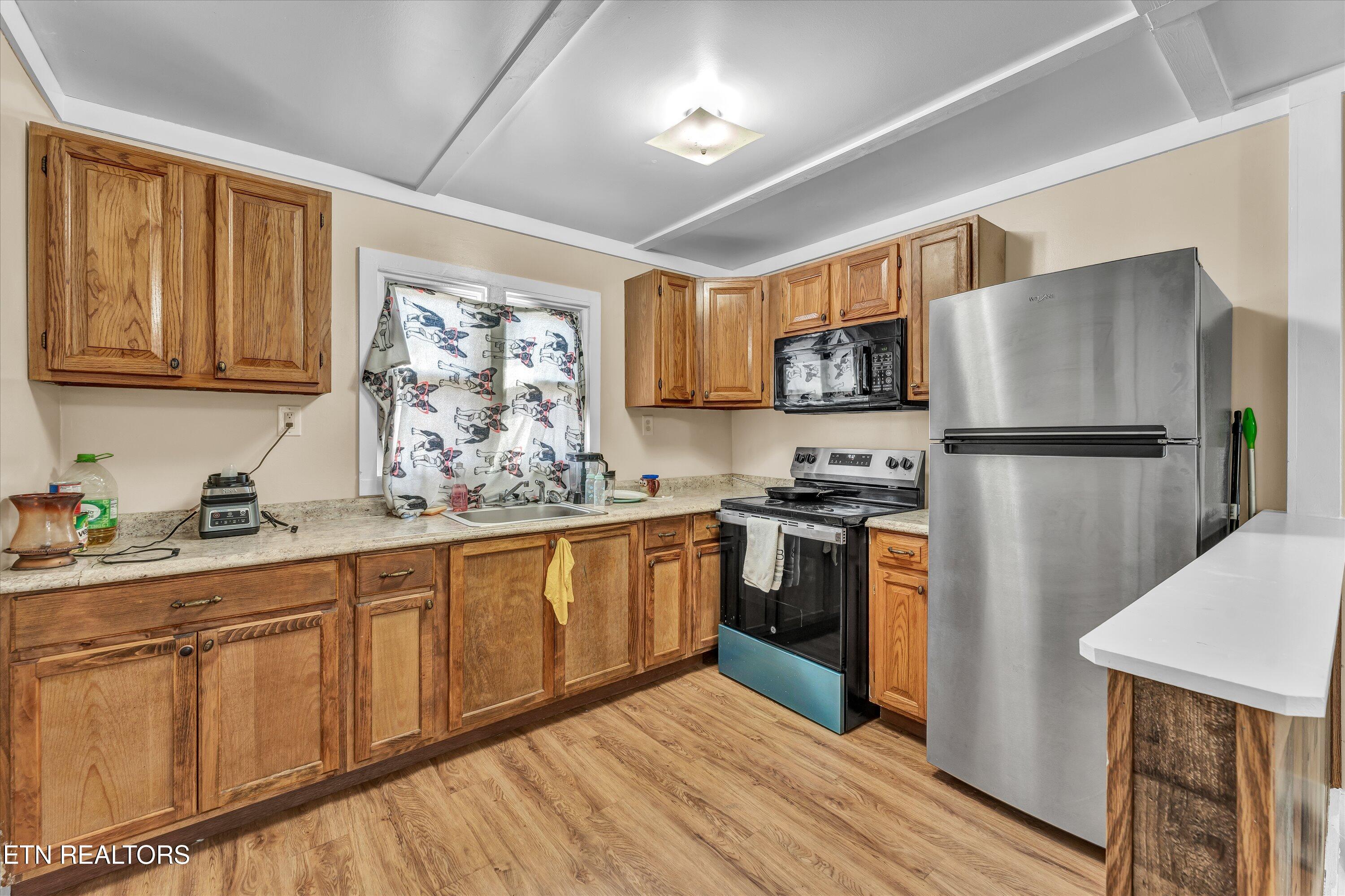 558-560 West Outer Drive Oak Ridge, TN 37830 - Photo 16 of 29 17-558 - 560 W Outer Dr-17