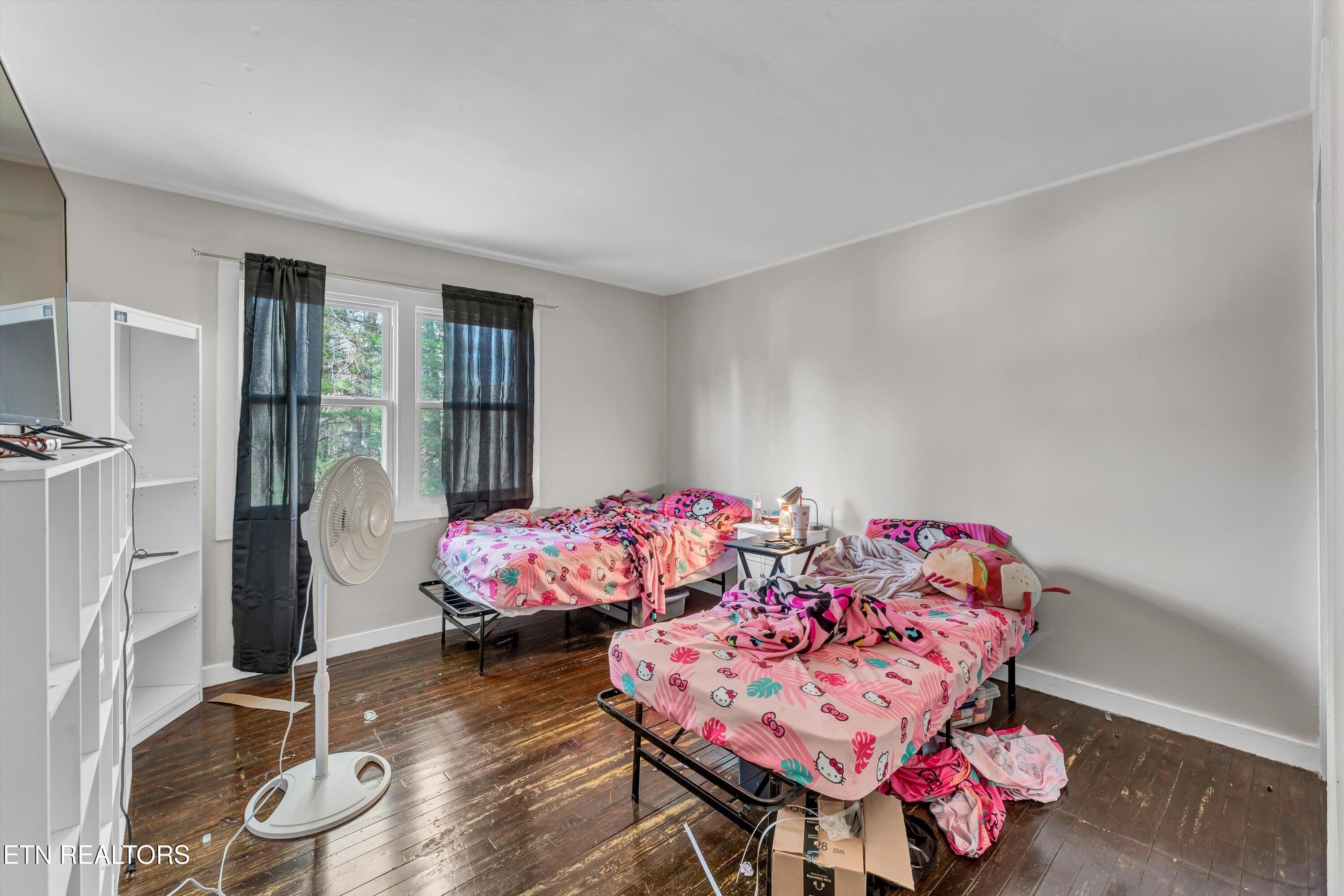 558-560 West Outer Drive Oak Ridge, TN 37830 - Photo 10 of 29 10-558 - 560 W Outer Dr-10