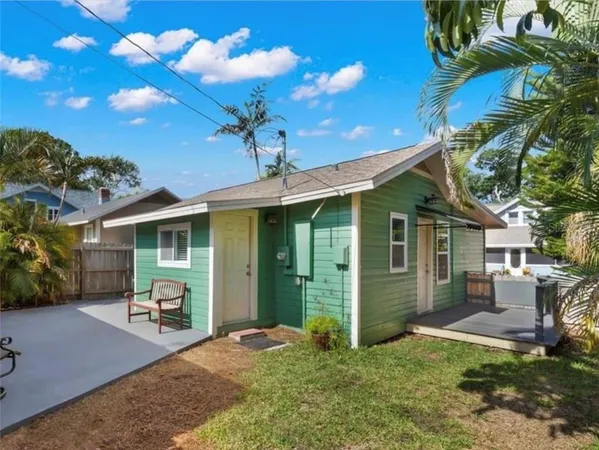 $2,000 | 1035 6th Street North, St. Petersburg, FL 33701