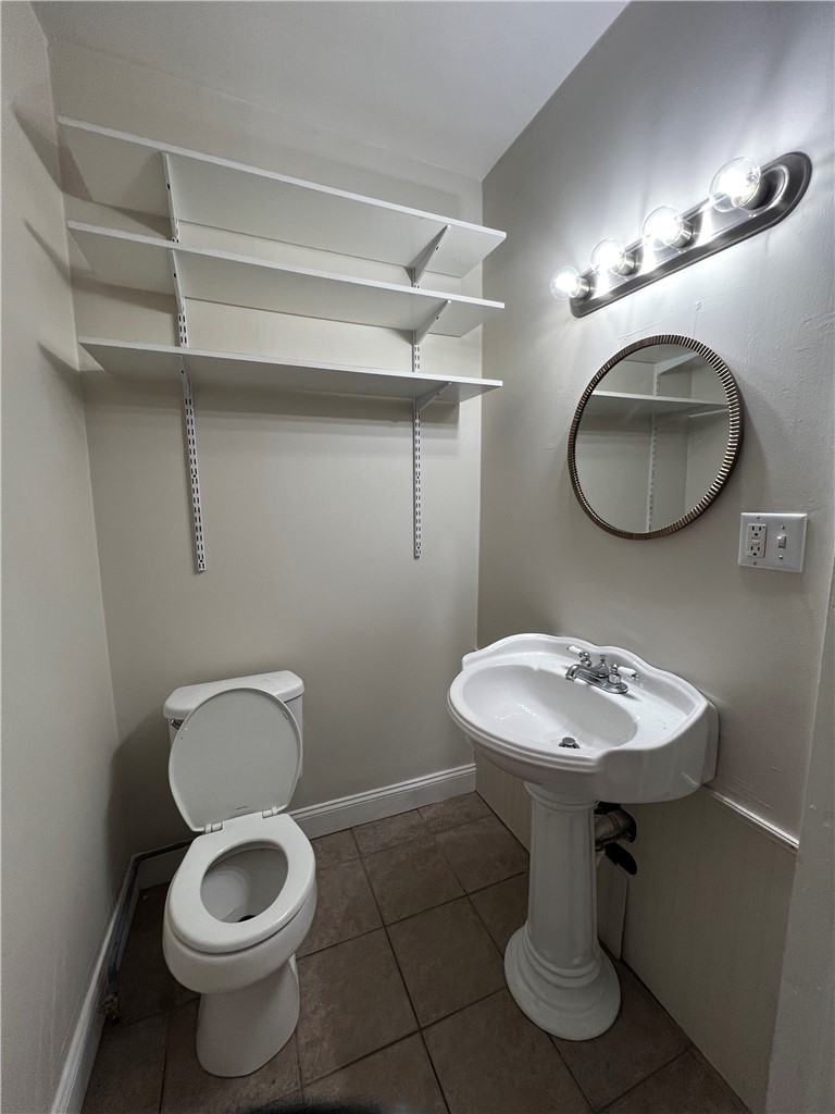 188-190 Charlotte Street, Unit 188 Rochester, NY 14607 - Photo 4 of 46 190 Up Bathroom
