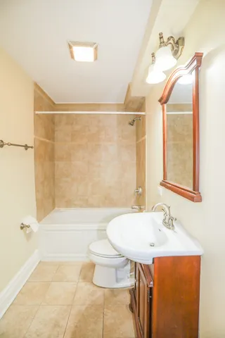 $2,600 | 2050 West Summerdale Avenue, Unit 1C, Chicago, IL 60625