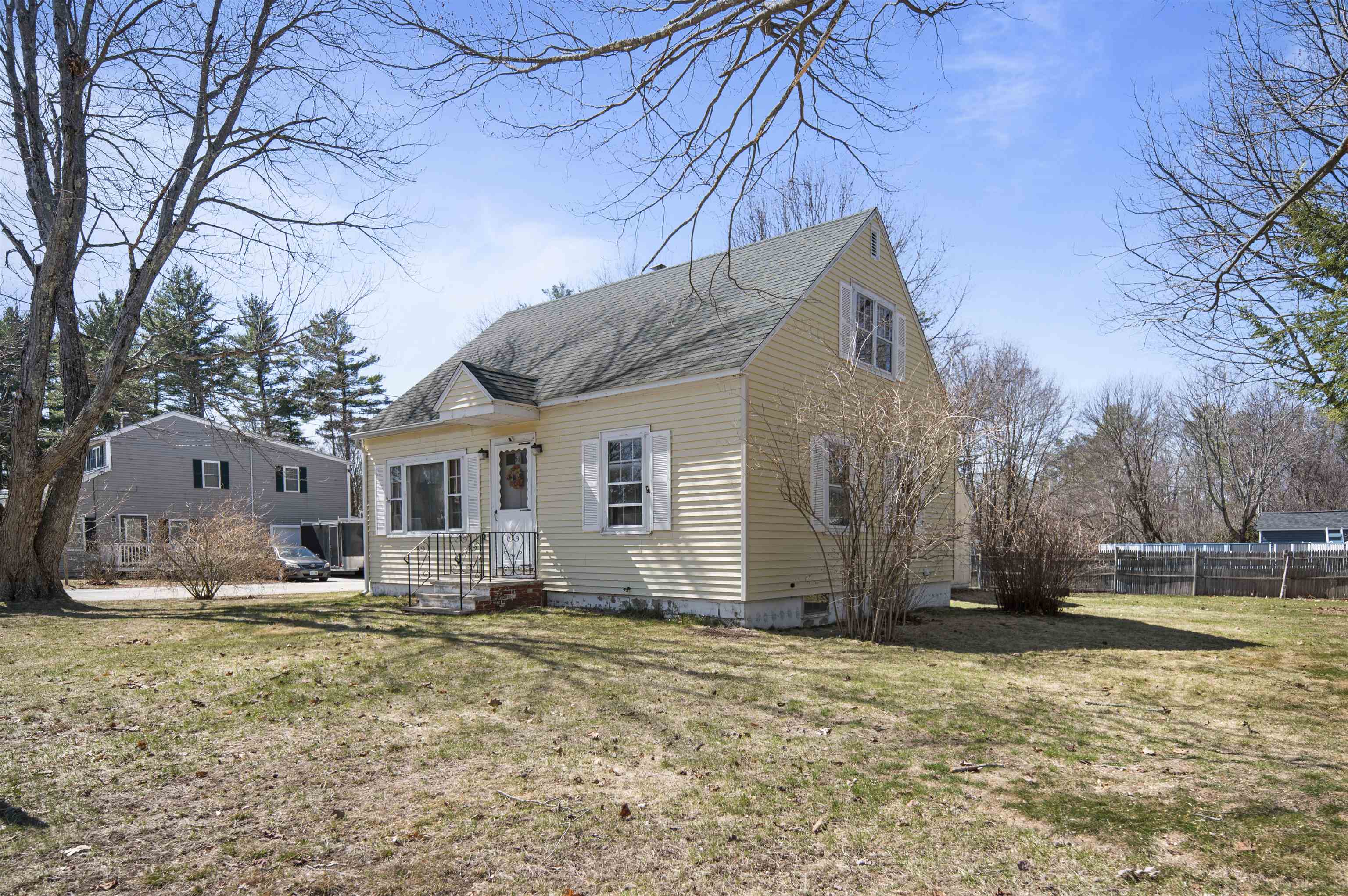 51 Richardson Street Rochester, NH 03867 - Photo 2 of 40