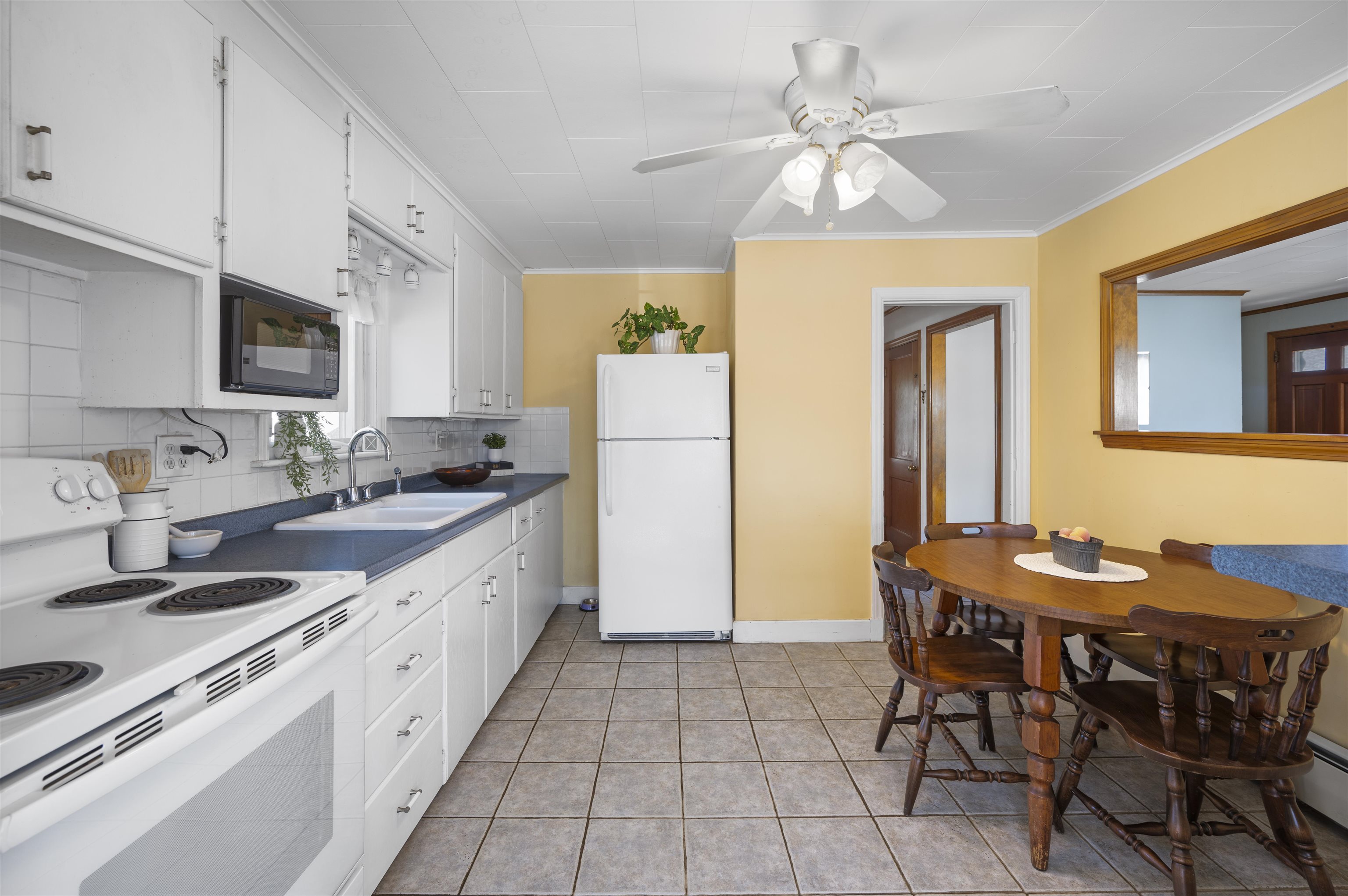 51 Richardson Street Rochester, NH 03867 - Photo 8 of 40