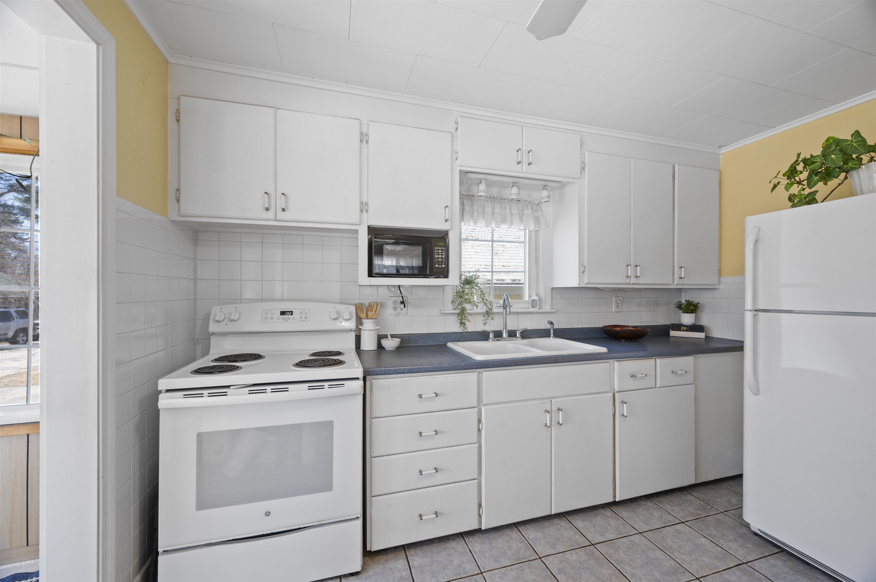 51 Richardson Street Rochester, NH 03867 - Photo 9 of 40