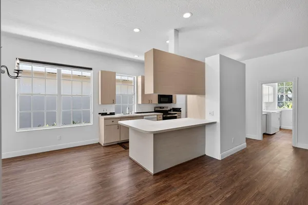 $599,000 | 1065 Bedford Avenue, Palm Beach Gardens, FL 33403