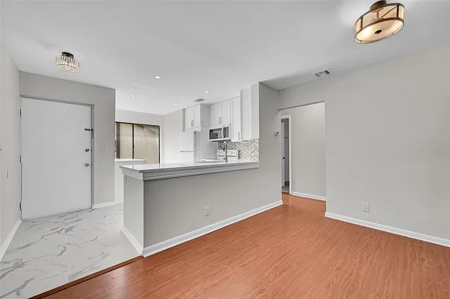 $230,000 | 2578 Riverside Drive, Unit 421, Coral Springs, FL 33065