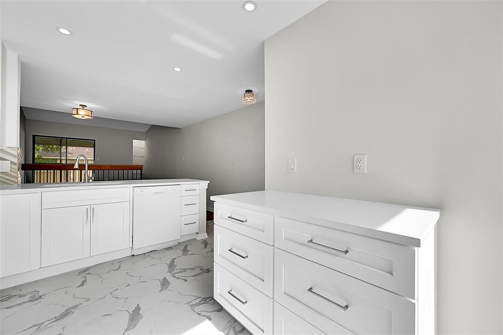 2578 Riverside Drive, Unit 421 Coral Springs, FL 33065 - Photo 4 of 29