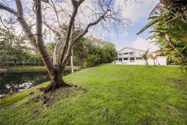 $4,250,000 | 5981 Southwest 136th Street, Pinecrest, FL 33156