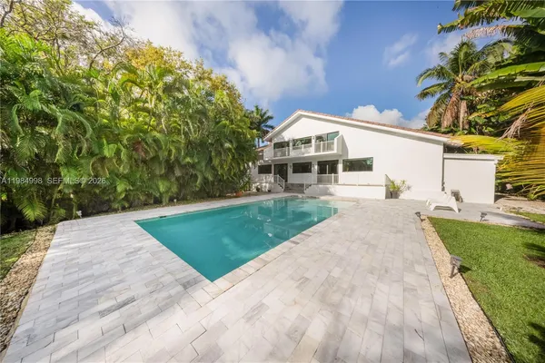 $4,250,000 | 5981 Southwest 136th Street, Pinecrest, FL 33156