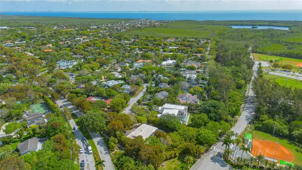 $4,250,000 | 5981 Southwest 136th Street, Pinecrest, FL 33156