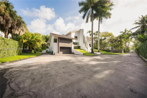 $4,250,000 | 5981 Southwest 136th Street, Pinecrest, FL 33156