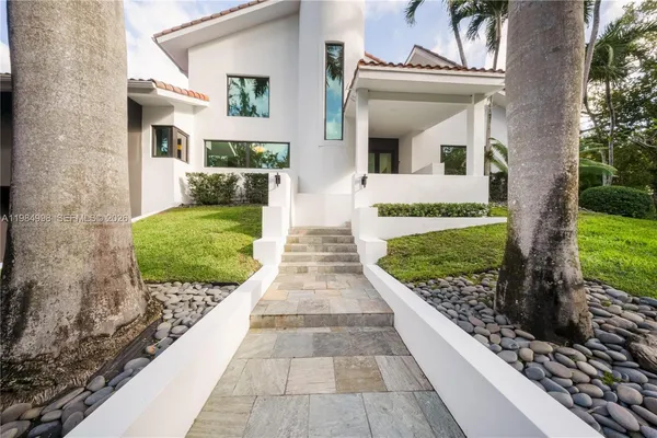 $4,250,000 | 5981 Southwest 136th Street, Pinecrest, FL 33156