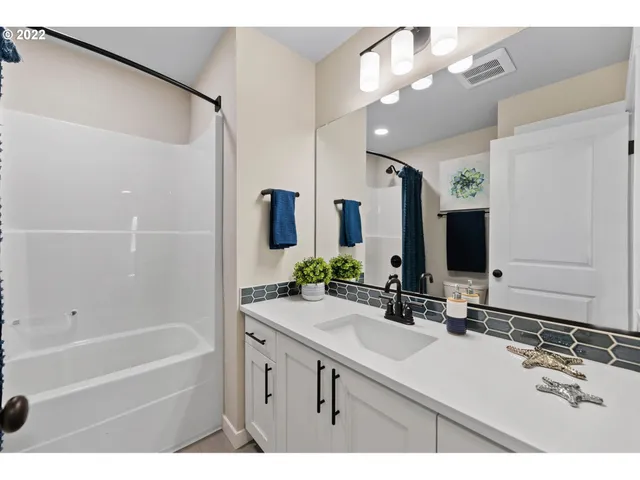 $649,960 | 10128 Southeast Hornaday Avenue, Unit 372, Happy Valley, OR 97086