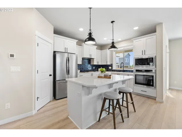 $649,960 | 10128 Southeast Hornaday Avenue, Unit 372, Happy Valley, OR 97086