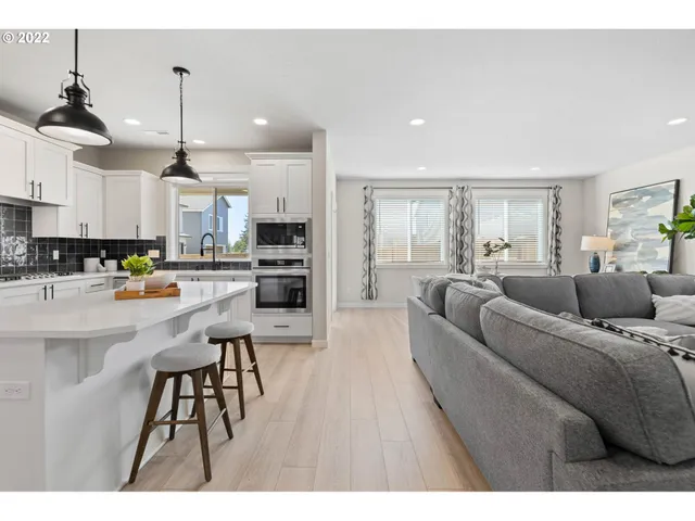 $649,960 | 10128 Southeast Hornaday Avenue, Unit 372, Happy Valley, OR 97086