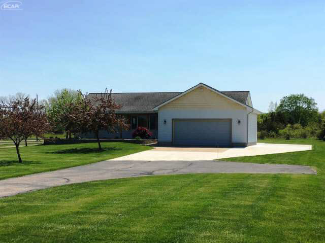 8065 Coldwater Road Flushing, MI 48433 - Photo 1 of 28 21206840.JPG