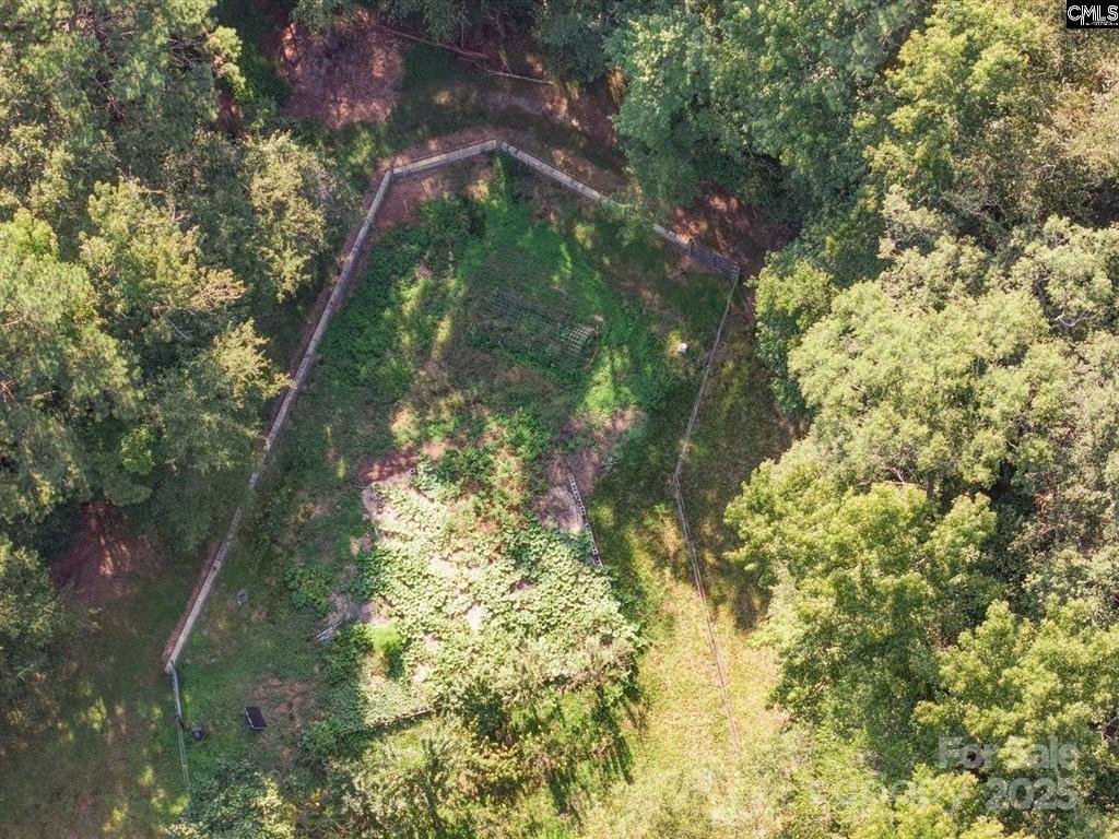 1239 John G Richards Road Camden, SC 29020 - Photo 7 of 30 a backyard of a building