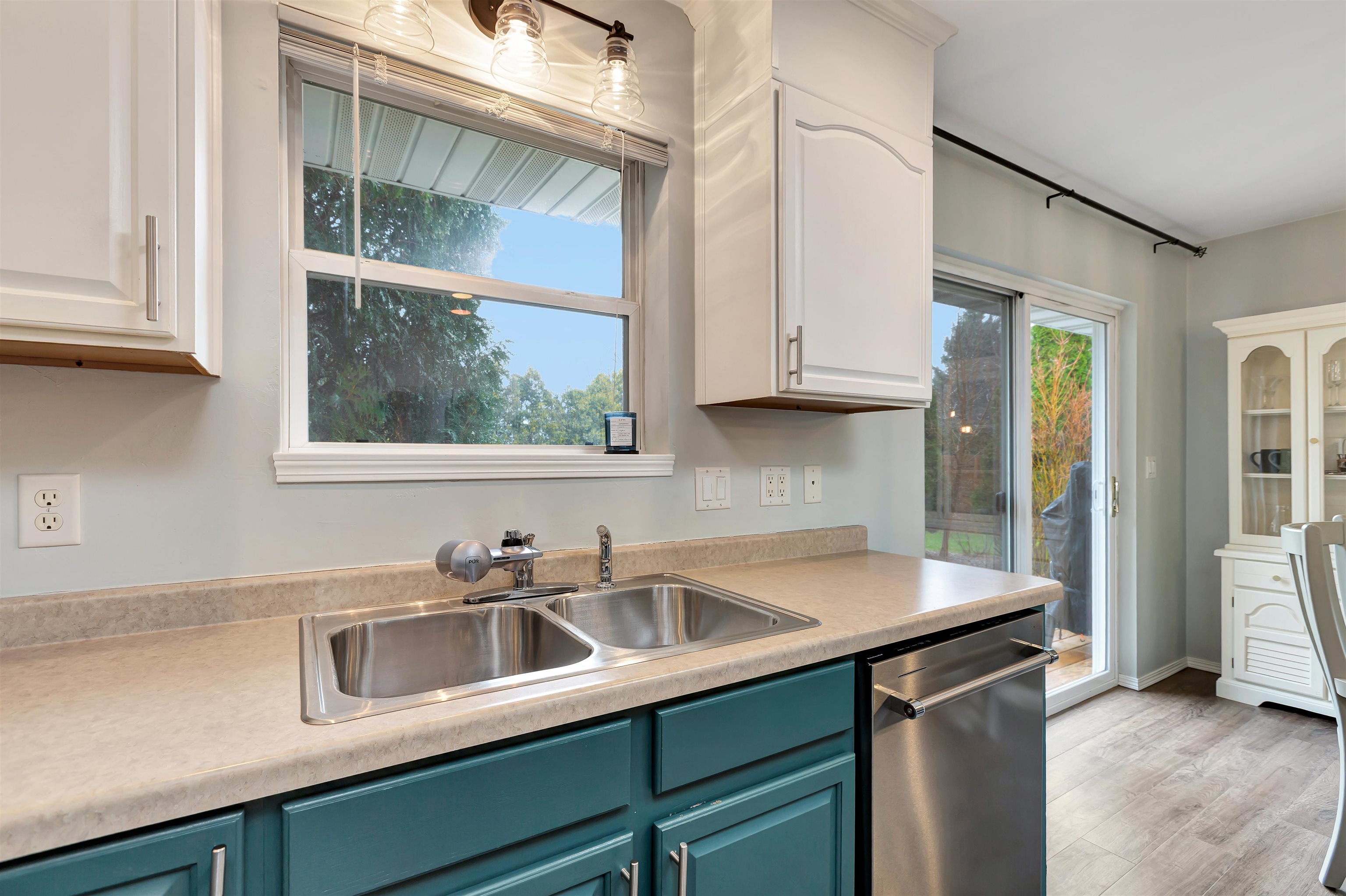 143 Olde School Road Neenah, WI 54956 - Photo 11 of 33