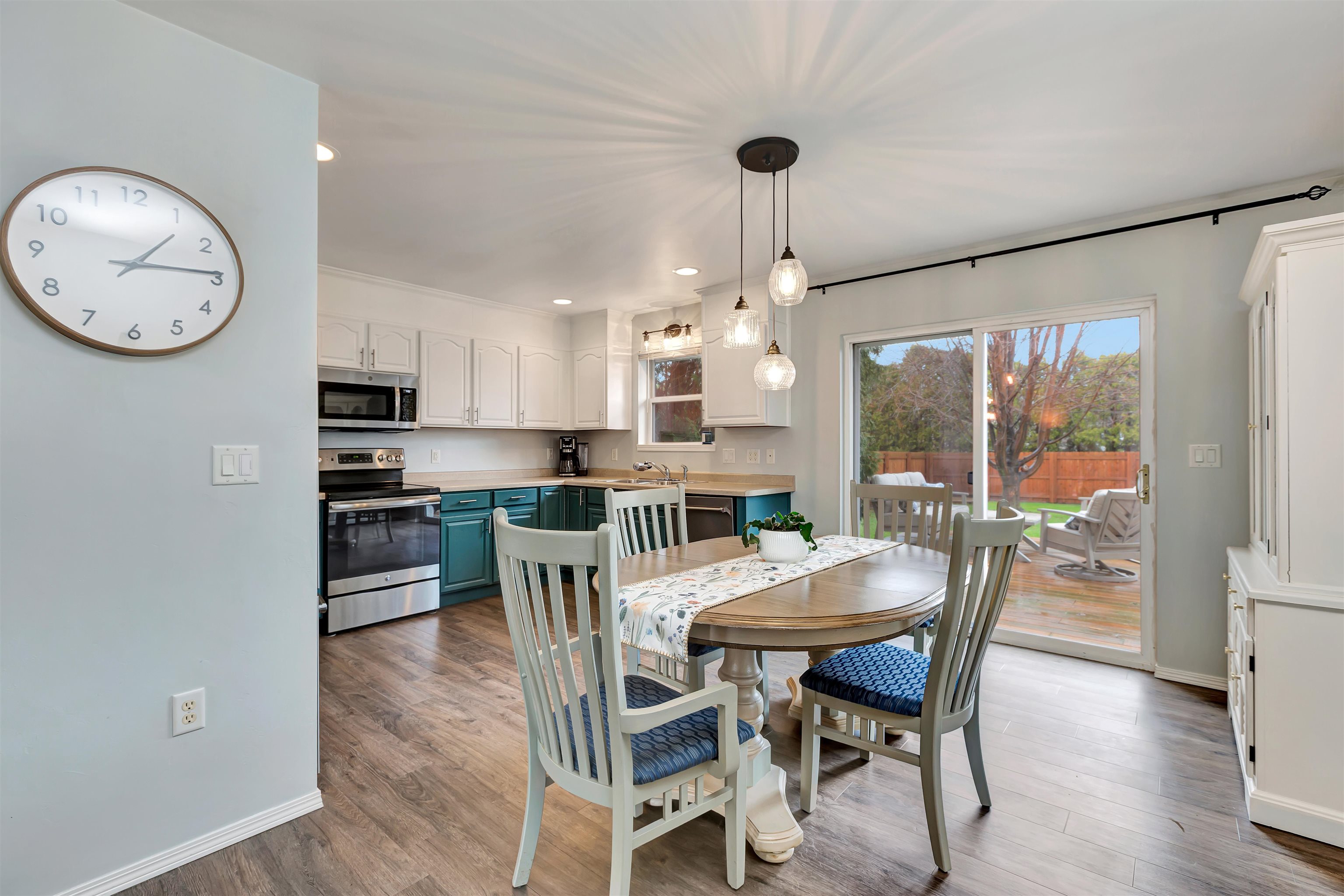 143 Olde School Road Neenah, WI 54956 - Photo 12 of 33