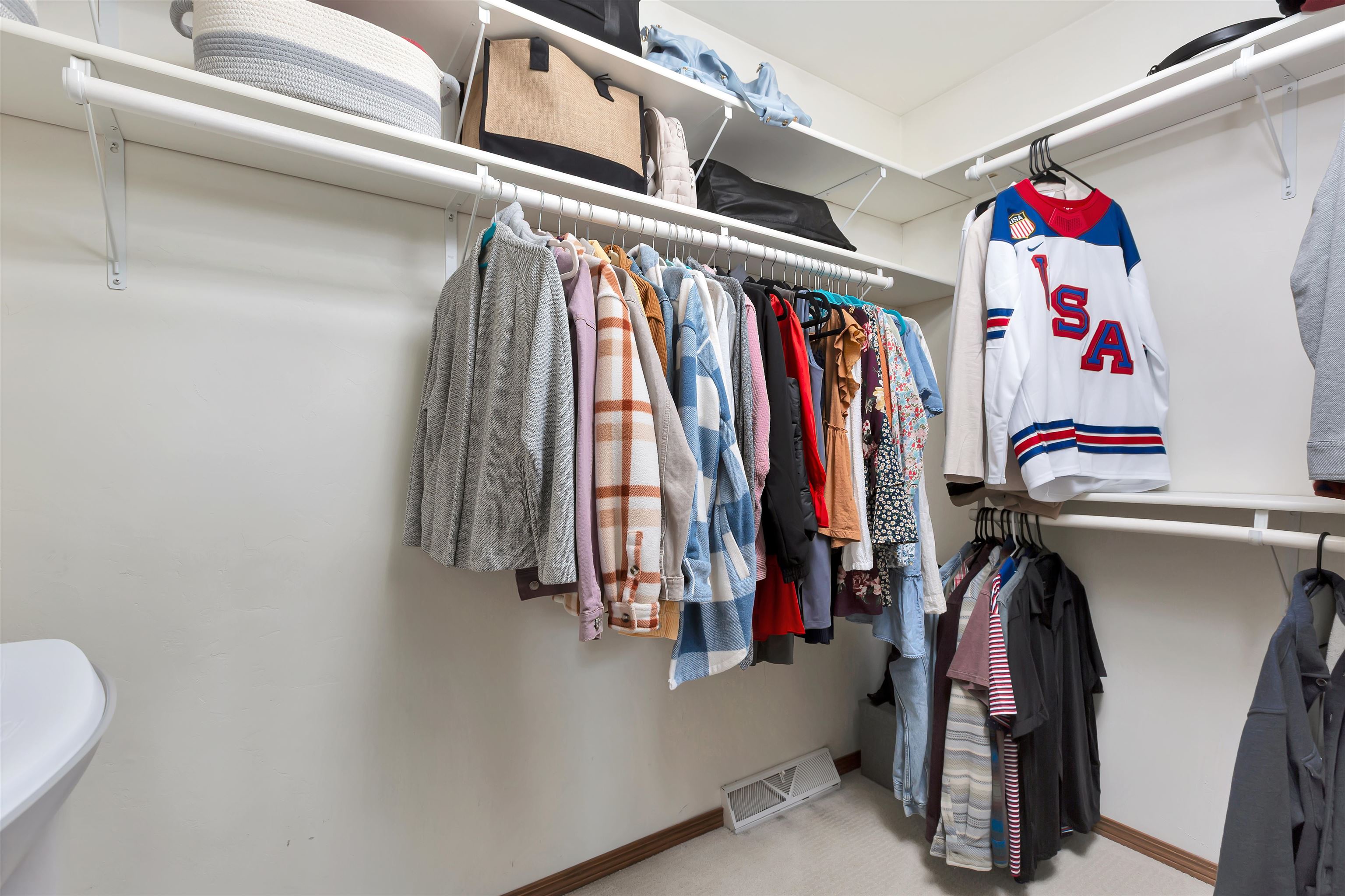 143 Olde School Road Neenah, WI 54956 - Photo 18 of 33