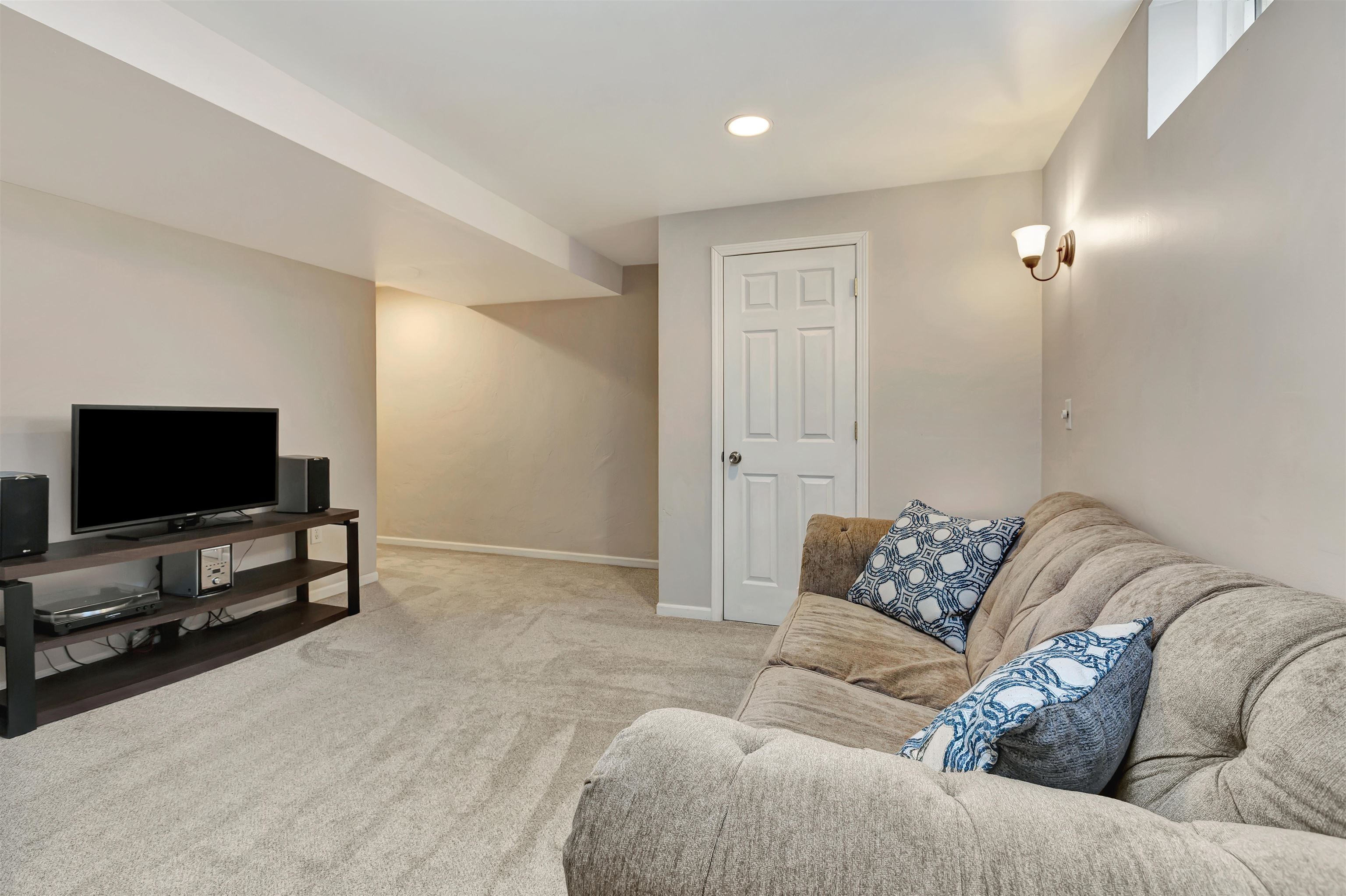 143 Olde School Road Neenah, WI 54956 - Photo 25 of 33