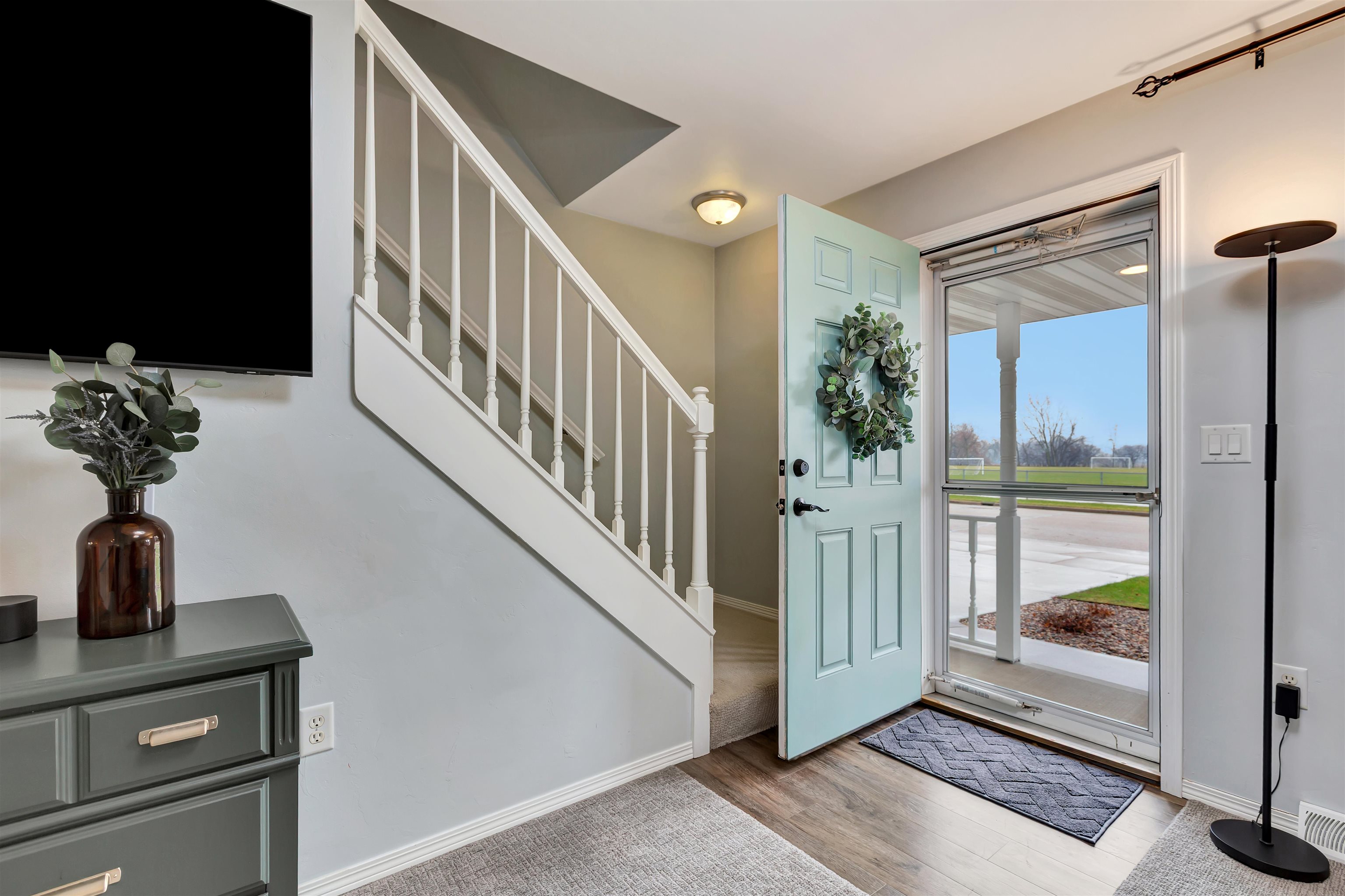 143 Olde School Road Neenah, WI 54956 - Photo 4 of 33