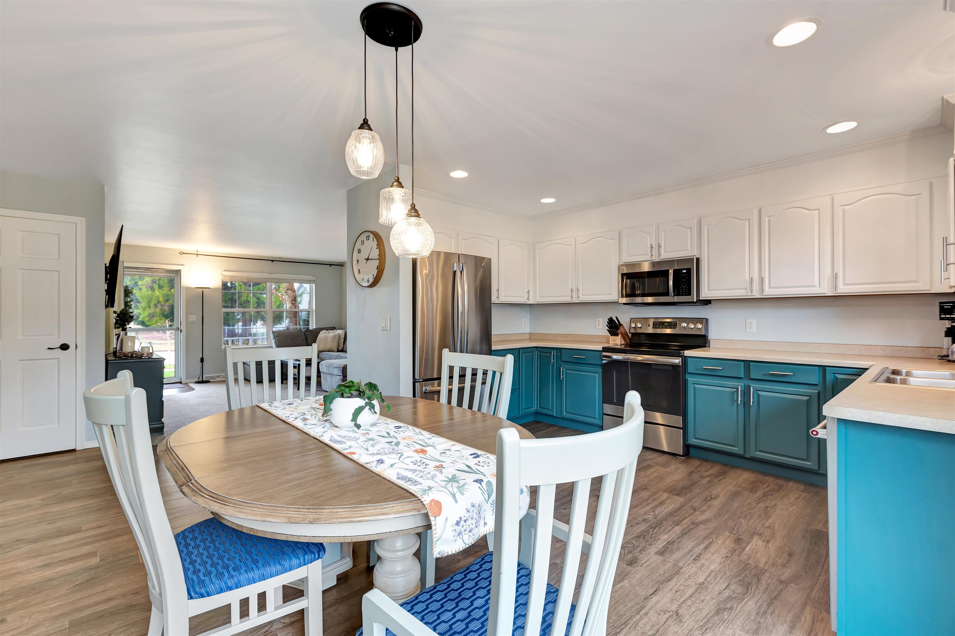 143 Olde School Road Neenah, WI 54956 - Photo 8 of 33