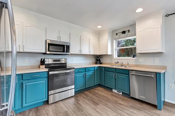 $360,000 | 143 Olde School Road, Neenah, WI 54956