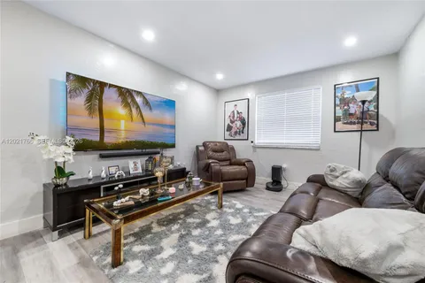 $239,900 | Hialeah, Hialeah, FL 33012