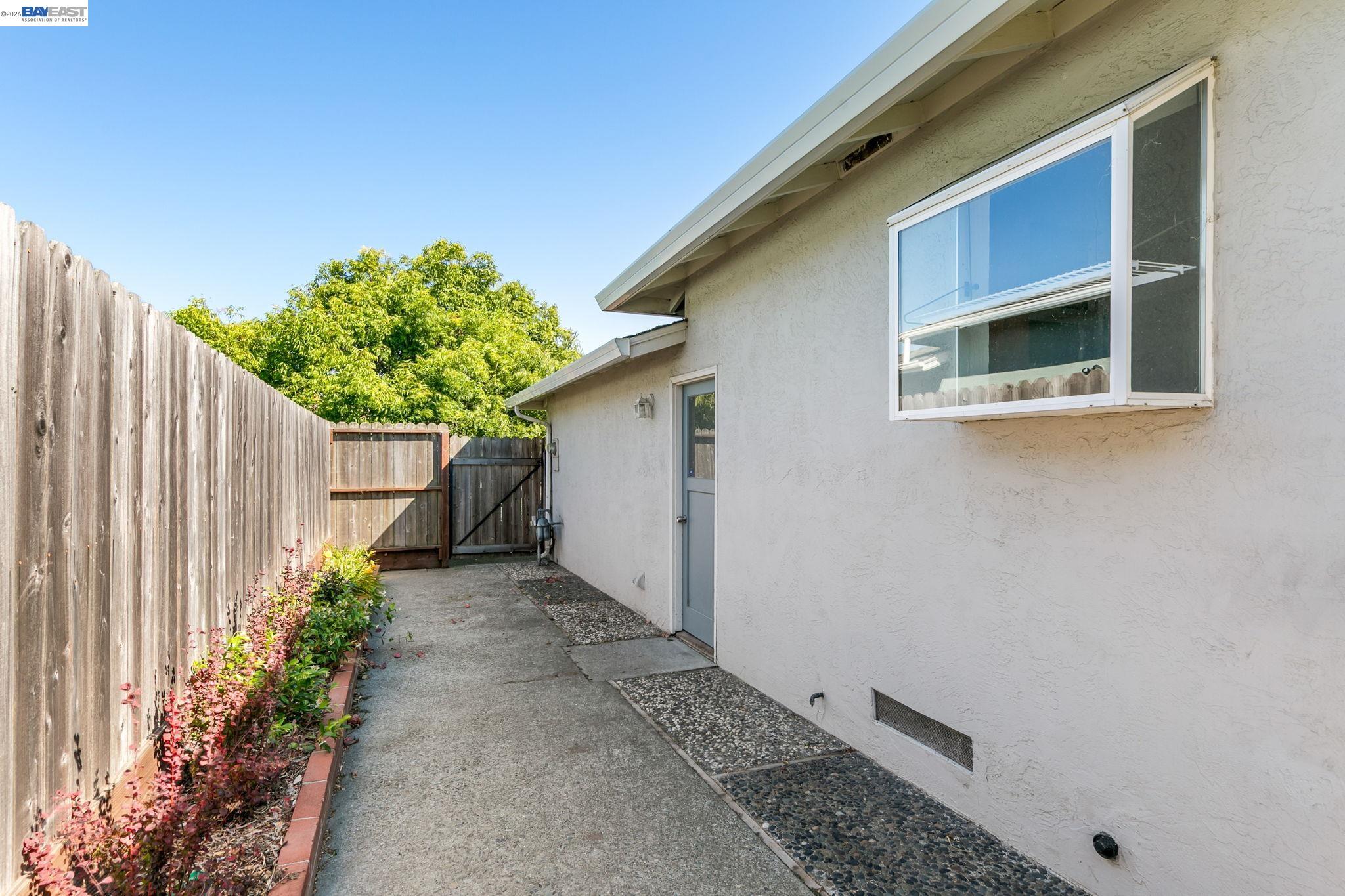 2049 Rosedale Drive San Pablo, CA 94806 - Photo 16 of 19
