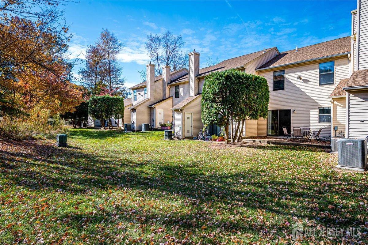 602 Maplecrest Road Edison, NJ 08820 - Photo 36 of 42 a front view of house with yard