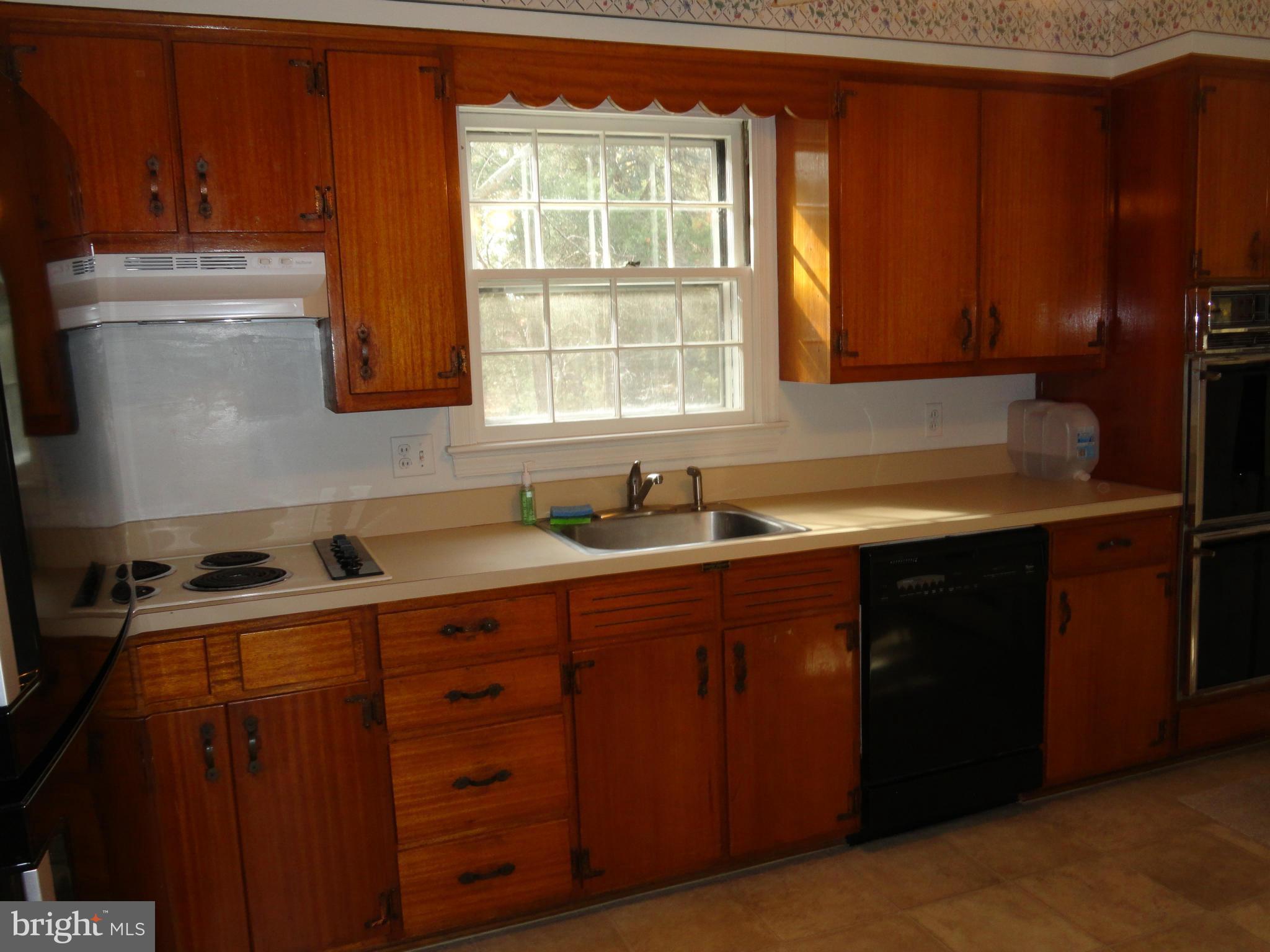 913 Melvin Road Annapolis, MD 21403 - Photo 7 of 22 Kitchen