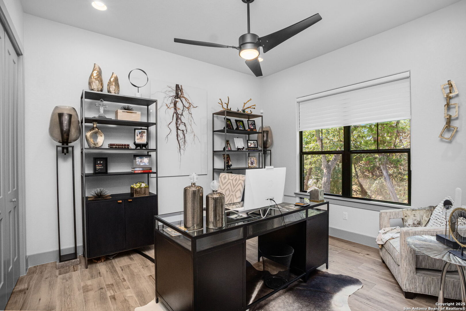 2016 Brunello New Braunfels, TX 78132 - Photo 29 of 53 a room with a large bed and a window