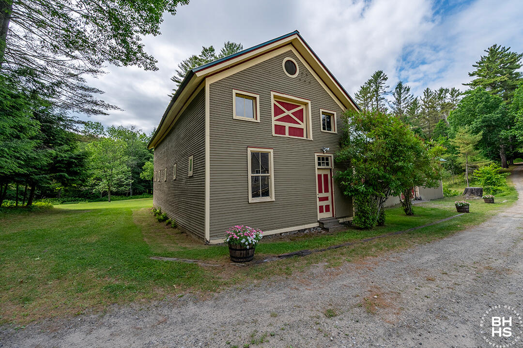 8 Pinehurst Road Saranac Lake, NY 12983 - Photo 100 of 109 HistoricHomeOnLowerSaranacLake_Barn_Gara