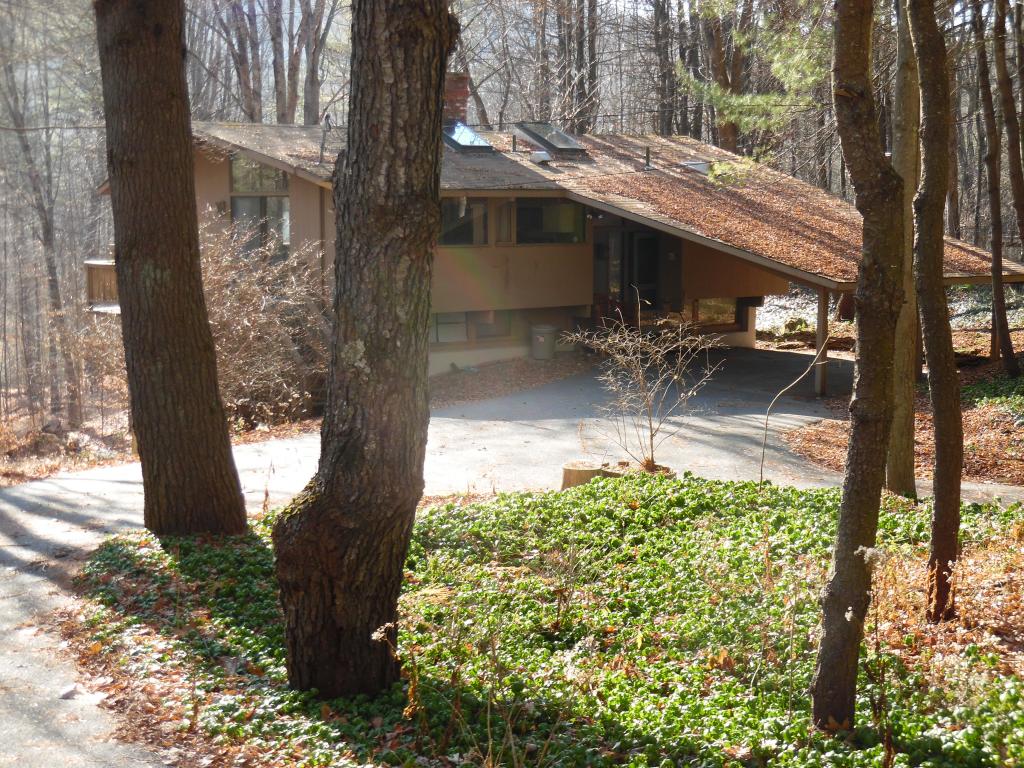 626 Wheelock Road Hartford, VT 05059 - Photo 1 of 10 Gallery Image 1
