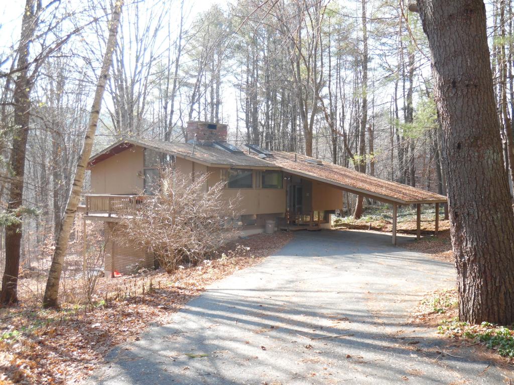 626 Wheelock Road Hartford, VT 05059 - Photo 2 of 10 Gallery Image 2