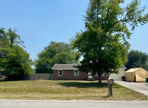 $170,000 | 403 Oregon Trail, Hubert, NC 28539