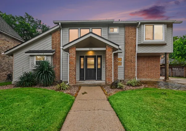 $2,800 | 522 Crestwood Drive, El Lago, TX 77586