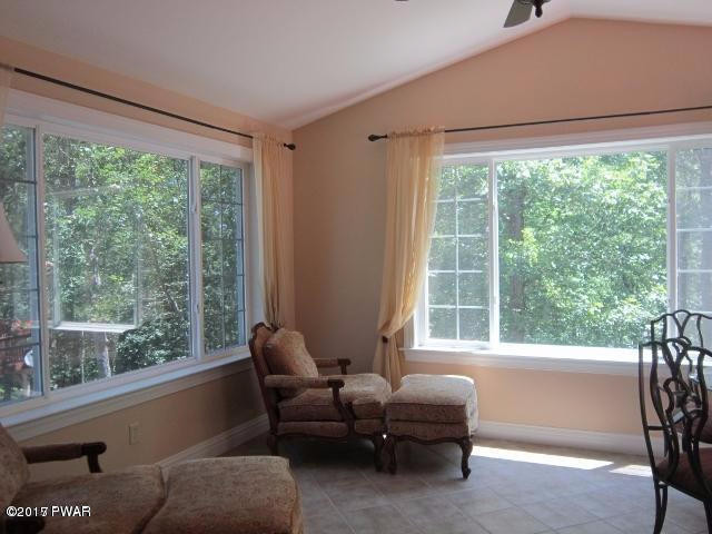 118 Perch Road Lackawaxen, PA 18435 - Photo 16 of 29 15 SUN ROOM