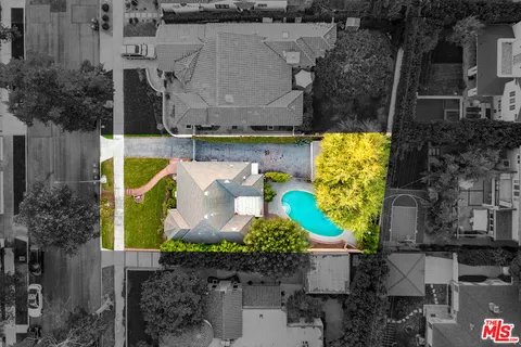 $2,050,000 | 10435 Whipple Street, Toluca Lake, CA 91602