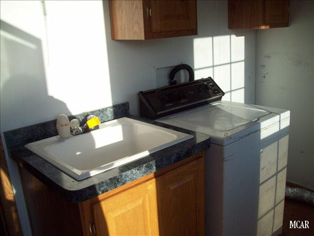 7670 Hivon Road Carleton, MI 48117 - Photo 11 of 13 20020413-10.JPG