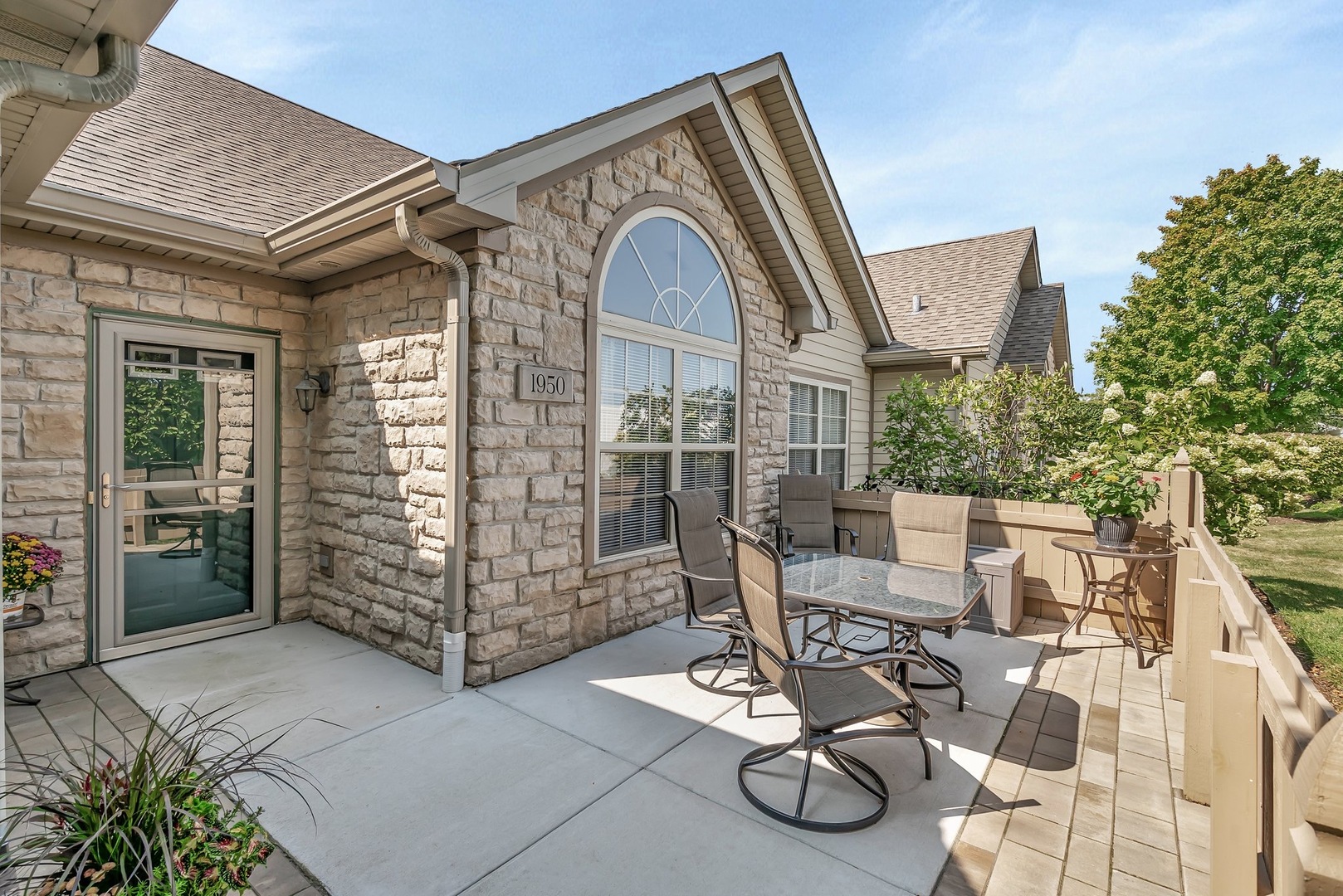1950 Timbers Edge Circle Joliet, IL 60431 - Photo 24 of 24 a view of a chairs and table in patio of the house