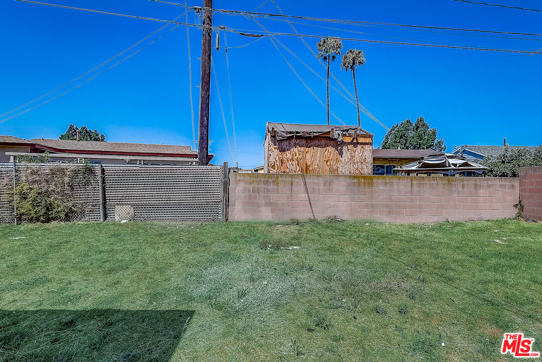 15815 South Haskins Avenue Compton, CA 90220 - Photo 26 of 29 a view of a backyard with plants