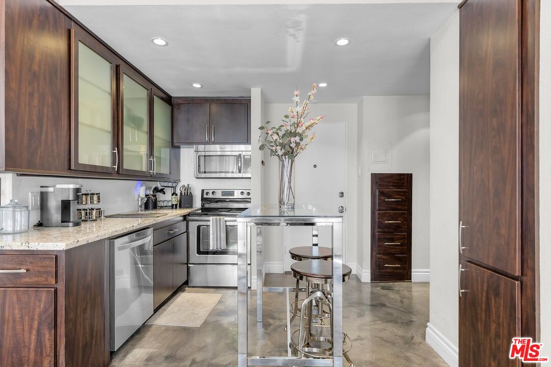 140 Linden Avenue, Unit 615 Long Beach, CA 90802 - Photo 16 of 24