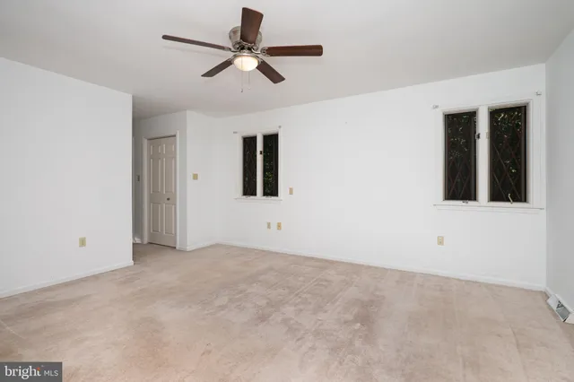 a close up view of washer and dryer