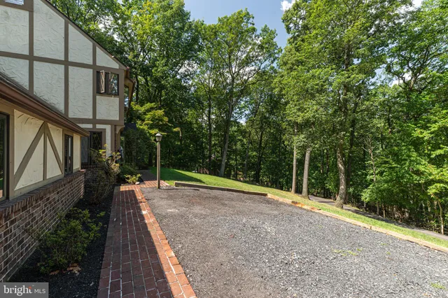 $572,500 | 37 Fawn Drive, Reading, PA 19607