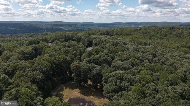 $572,500 | 37 Fawn Drive, Reading, PA 19607