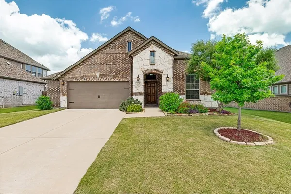 $359,900 | 528 Thompson Drive, Van Alstyne, TX 75495